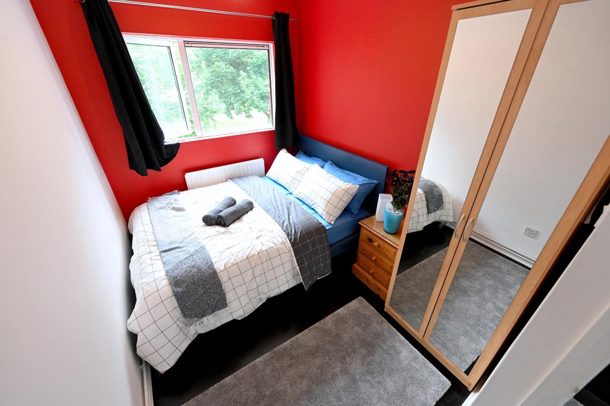 4 Bedroom Patio House Regent'S Park - Parking لندن المظهر الخارجي الصورة